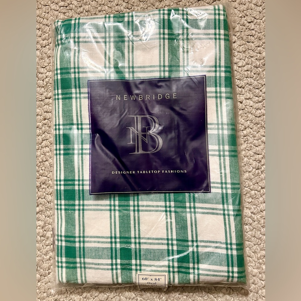 NWT Newbridge Designer Oval-Shaped Tablecloth